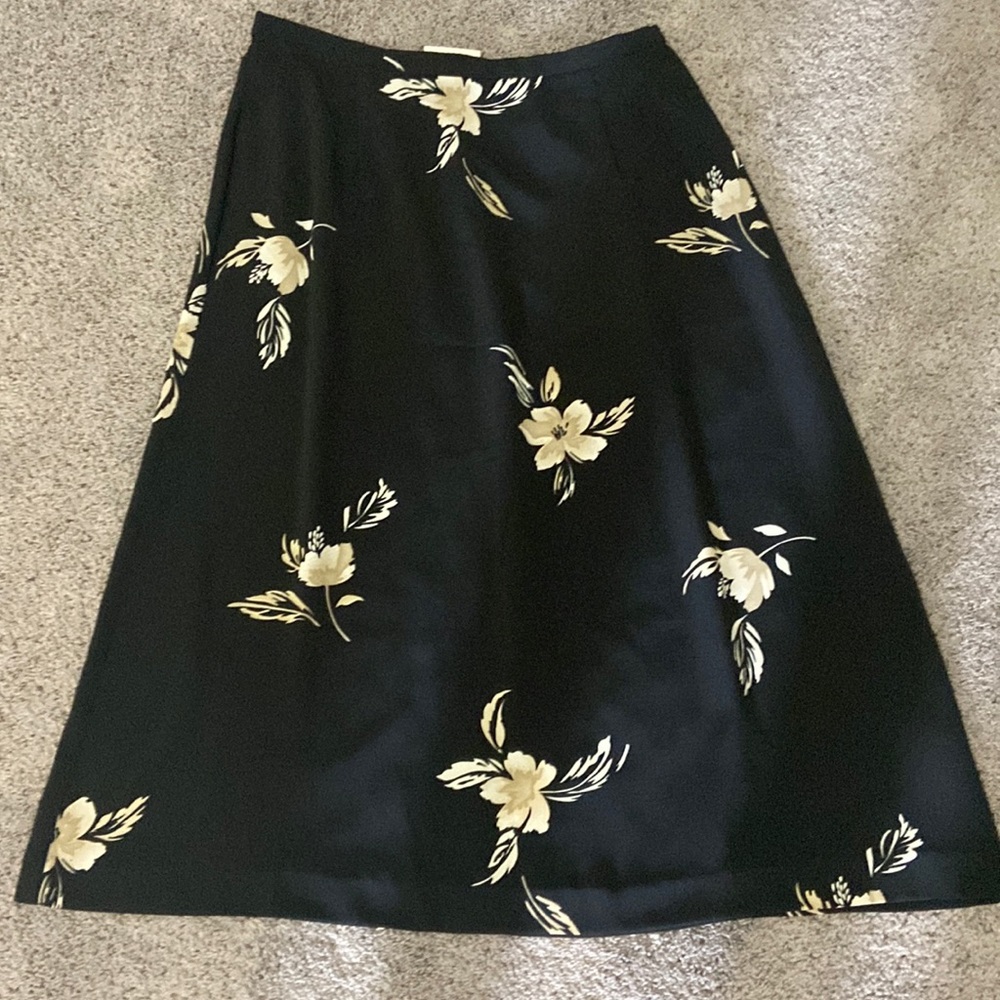 Kathie Lee Collection skirt